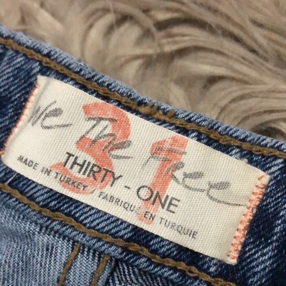 We the Free Jeans-Sz 31 (12)-Cotton-Distressed-Higher Rise-Wider Relaxed Leg-EUC - Picture 11 of 16